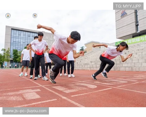 退役运动员担任青少年训练营导师，分享实战经验，退役 运动员